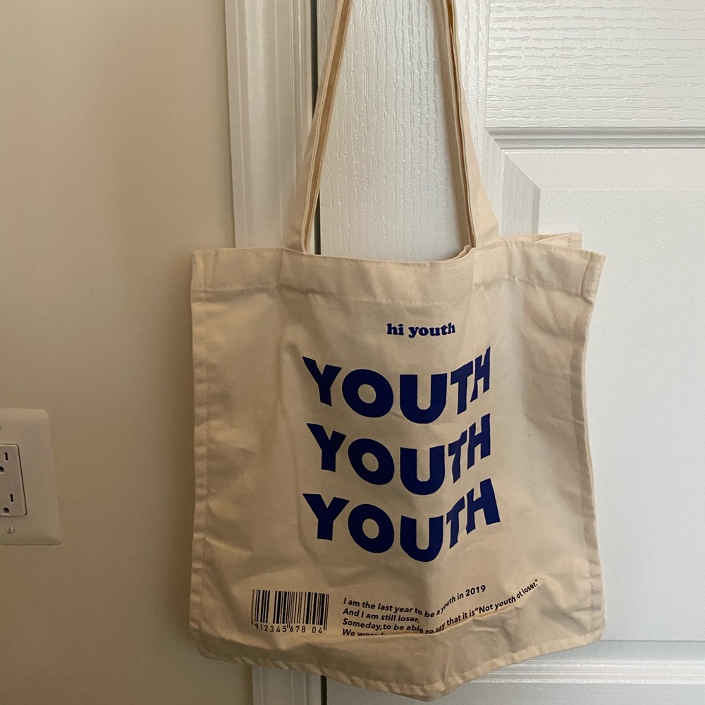 Youth tote bag from yesstyle